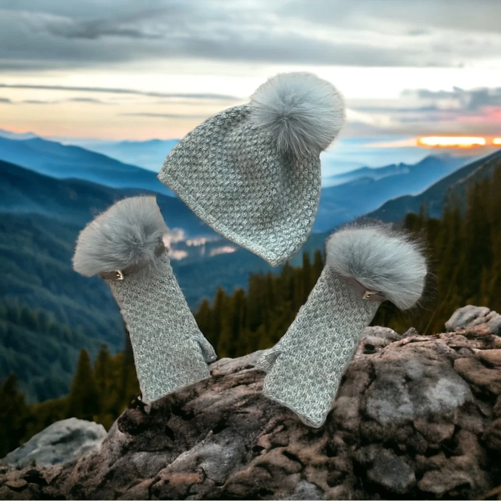 Portolano Cashmere & Fox Trim Hat & Glove Set - Picture 4 of 6